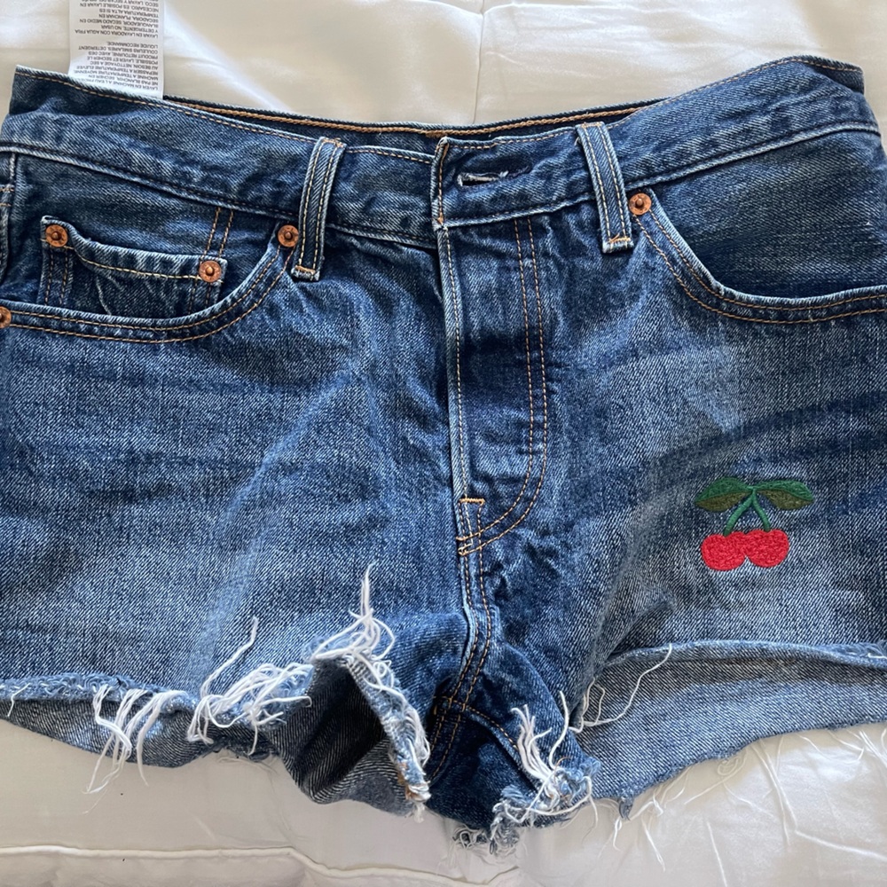 LEVI CHERRY SHORTS - OFFERS WELCOME!!